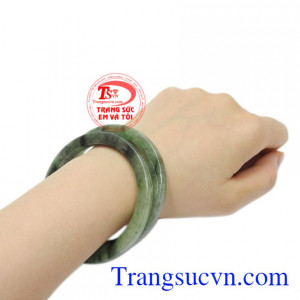 Và những người sử dụng là những người giàu có, tiểu thư, quý phu nhân