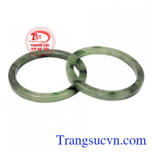 Đôi vòng, ngọc cẩm thạch, sơn thủy (Jadeite) có giấy kiểm định đá quý uy tín, đảm bảo chất lượng.