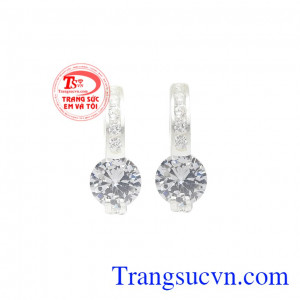 Hoa tai bạc tinh tế