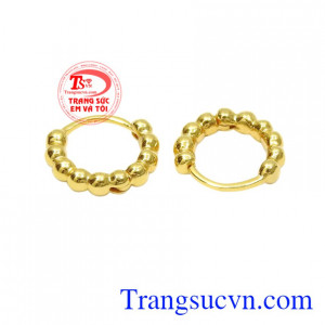 Từng kiểu dáng hoa tai sẽ phù hợp với từng phong cách khác nhau.