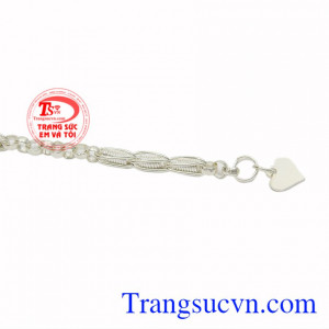 Lắc bạc cá tính cho bé là món quà chất chứa tình yêu thương của các bậc cha mẹ dành cho con yêu.