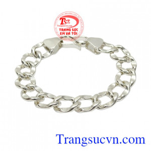 Lắc bạc nam tính 1 cây rưỡi được chế tác vô cùng tỉ mỉ và độc đáo.
