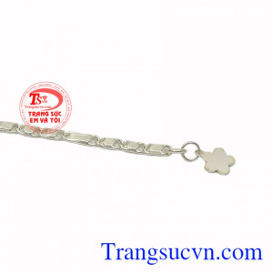 Lắc bạc thông thái cho bé sự lựa chọn hoàn hảo cho bé yêu.