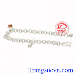 Chiếc lắc tay này sẽ là món quà thật ý nghĩa để dành tặng con trẻ.