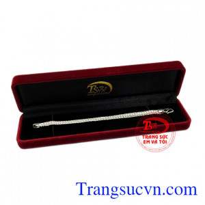 Lắc bạc trẻ em mạnh khỏe mang đến yêu thương dành cho các bé.