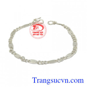 Lắc bạc trẻ em năng động mang đến vẻ năng động, tươi tắn cho các bé.