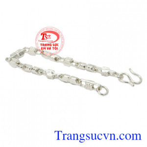 Quà tặng là lắc tay cũng có những ý nghĩa đặc biệt.