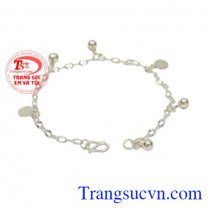 Lắc nữ bạc thời trang dành cho những cô nàng cá tính.