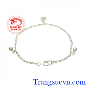 Lắc nữ bạc vui vẻ mang phong cách trẻ trung.