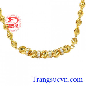 Chiếc lắc tay bi xinh xắn, chất lượng, phù hợp với mọi độ tuổi là món quà tinh tế để dành tặng cho phái đẹp.