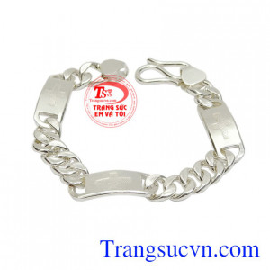 Lắc tay nam bạc phong cách thời trang mang đến nét cá tính cho phái mạnh.