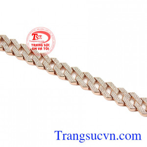 Với kiểu dáng sang trọng, mạnh mẽ giúp cánh mày râu tự tin thể hiện phong cách riêng.