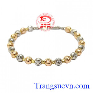 Lắc tay nữ duyên dáng tinh tế nhập khẩu từ Italy là dòng sản phẩm được phái đẹp ưa chuộng nhất hiện nay.