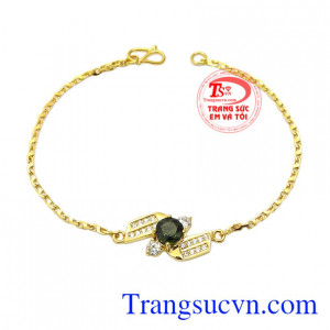 Lắc tay nữ Sapphire duyên dáng kiểu dáng mới lạ, chế tác tinh xảo từ đá Saphir thiên nhiên và vàng 10k chất lượng.
