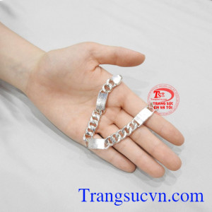 Lắc tay trẻ em phong cách đẹp.