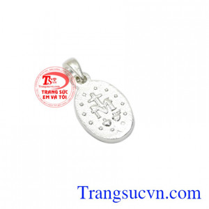 Trang sức Em và Tôi chuyên cung cấp các mẫu mã mặt hàng về trang sức công giáo bền đẹp, chất lượng.