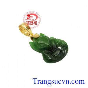 Từng đường nét được chạm khắc tỉ mỉ tạo nét duyên dáng cho sản phẩm.