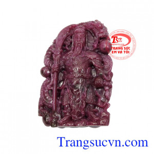 Mặt ruby Quan Vân Trường được chạm khắc từ đá ruby thiên nhiên chất lượng, sáng bóng.