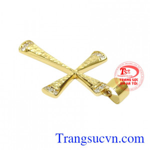 Thánh giá vàng là sản phẩm mang đến bình an xoa dịu tinh thần cho người đeo.