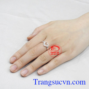 Nhẫn bạc nữ trái tim