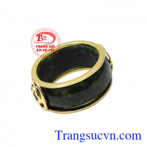 Ngọc cẩm thạch là một trong những loại ngọc quý được các vua chúa thời xưa thường xuyên sử dụng. Nhẫn nam cẩm thạch kim tiền