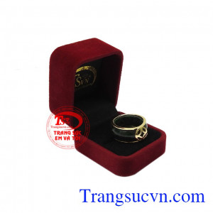 Không chỉ là món đồ trang sức mà còn thể hiện được vị thế của người dùng. Nhẫn nam cẩm thạch kim tiền