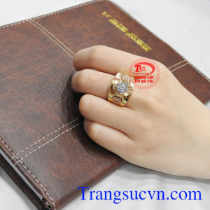 Nhẫn nam vàng xu hướng thanh toán an toàn.