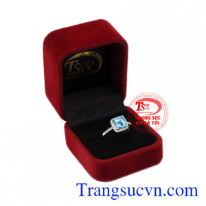 Nhẫn nữ đá topaz đẹp hợp phong thủy, có giấy kiểm định đá quý kèm theo.