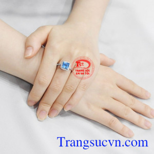 Nhẫn nữ đá topaz đẹp
