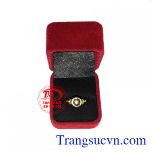 Không chỉ mang đến vẻ đẹp mà saphir sao còn có thể đem lại nhiều lợi ích về mặt sức khỏe như ổn định huyết áp, giảm thiểu mất ngủ, giúp cho tinh thần lạc quan thư giãn.