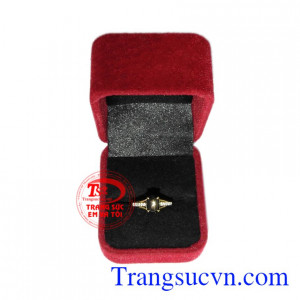 Sản phẩm có giấy kiểm định đá quý uy tín, là món quà tặng đầy ý nghĩa để dành tặng cho người thân và bạn bè.