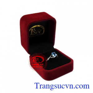 Vì vậy nhẫn nữ Topaz càng được ưa chuộng vừa là món đồ trang sức vừa là lá bùa hộ mệnh.