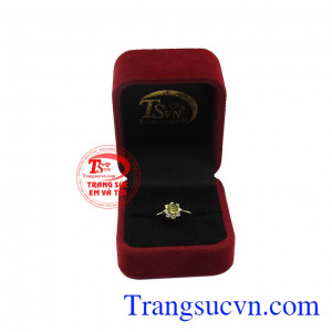 Nhẫn nữ vàng saphir đẹp chính là món quà lý tưởng để dành tặng cho người phụ nữ của bạn.