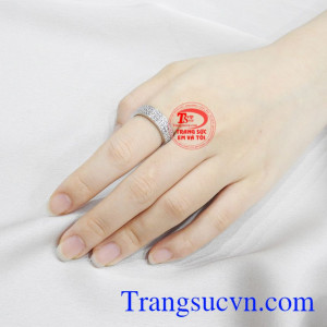 Nhẫn nữ vàng trắng hoàn mỹ