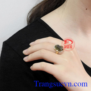 Sản phẩm phù hợp với nhiều độ tuổi. Nhẫn tỳ hưu saphir đẹp