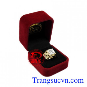 Với hàng nghìn mẫu nhẫn nam vàng kiểu dáng khác nhau trang sức Em và Tôi luôn đảm bảo mang đến các sản phẩm chất lượng đến khách hàng.