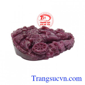 Ngài đã ngồi đã ngồi thiền dưới gốc cây Bồ Đề và đã được giác ngộ thành chín quả.
