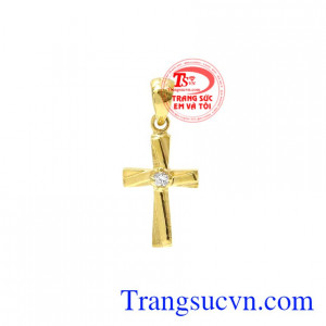 Thánh giá vàng tinh tế được chế tác kiểu dáng mới lạ từ vàng 14k bền đẹp.