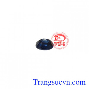 Viên Saphir sang trọng thiên nhiên, đảm bảo chất lượng.