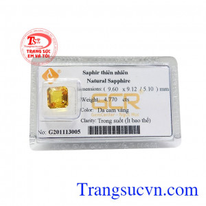 Viên saphir vàng đại cát là món quà ý nghĩa để dành tặng cho người thân, cấp trên, hay đồng nghiệp.