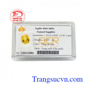 Viên saphir vàng may mắn có giấy kiểm định đá quý uy tín, chất lượng đảm bảo.
