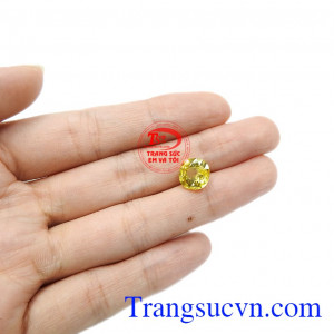 Viên saphir vàng thiên nhiên đẹp