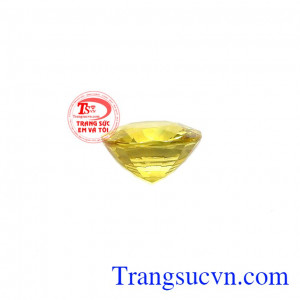 Sản phẩm có thể làm mặt dây hoặc mặt nhẫn bọc vàng, bạc. Viên saphir vàng thiên nhiên đẹp