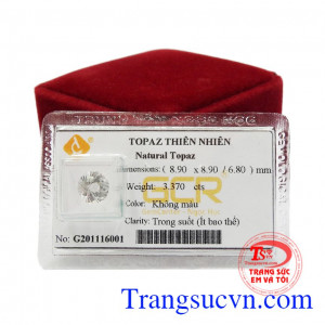Viên topaz trắng tinh tế có tác dụng trong phong thủy, mang đến niềm hứng khởi, vui vẻ và lạc quan trong cuộc sống. 