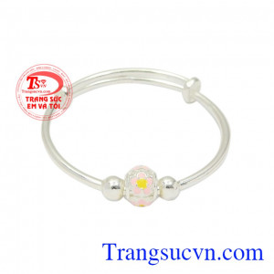 Vòng bạc cho bé dễ thương