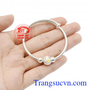 Hãy đến với Trang sức Em và Tôi để lựa chọn mẫu vòng, lắc cho bé yêu của bạn.