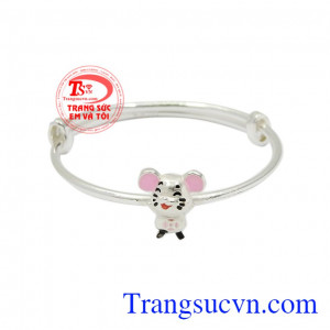 Vòng bạc tuổi Tý vui vẻ