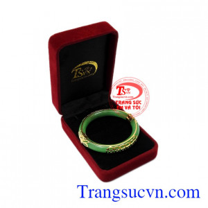 Vì vậy đây sẽ là món quà ý nghĩa để dành tặng cho những người phụ nữ của đời mình vào những dịp đặc biệt.