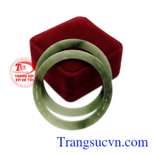 Sản phẩm có thể bọc vàng tăng thêm phần sang trọng và quý phái cho người đeo.