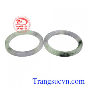 Ngọc cẩm thạch là một trong những loại ngọc quý được các vua chúa sử dụng.